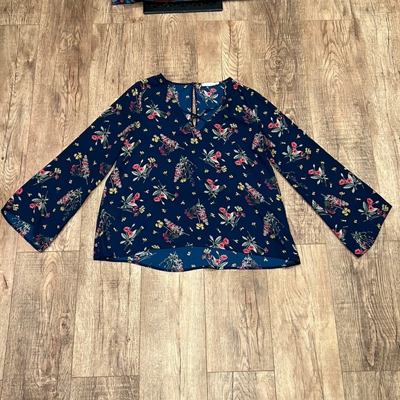 LUSH | navy floral criss-cross strappy neck blouse - Picture 2 of 5